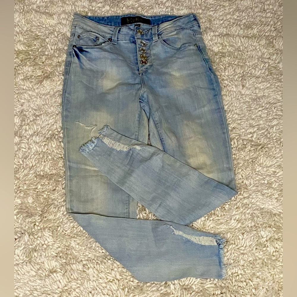 Distressed jeans - Picture 3 of 6